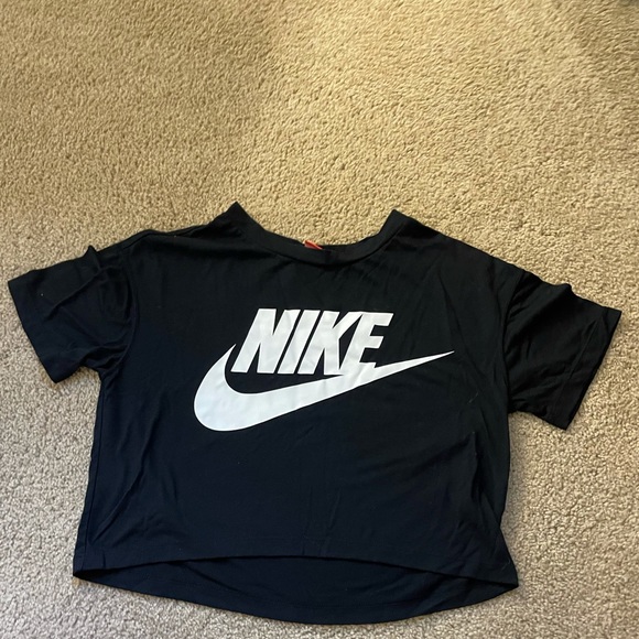 Nike Cropped Shirt - Picture 5 of 5